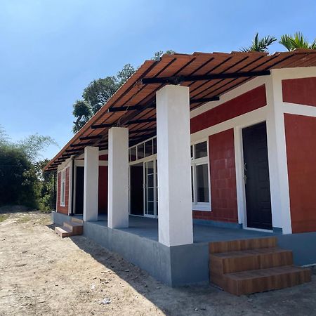 Lake Ripples - Farmstay & Camping Ponnampet Extérieur photo