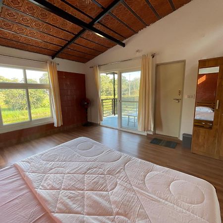Lake Ripples - Farmstay & Camping Ponnampet Extérieur photo