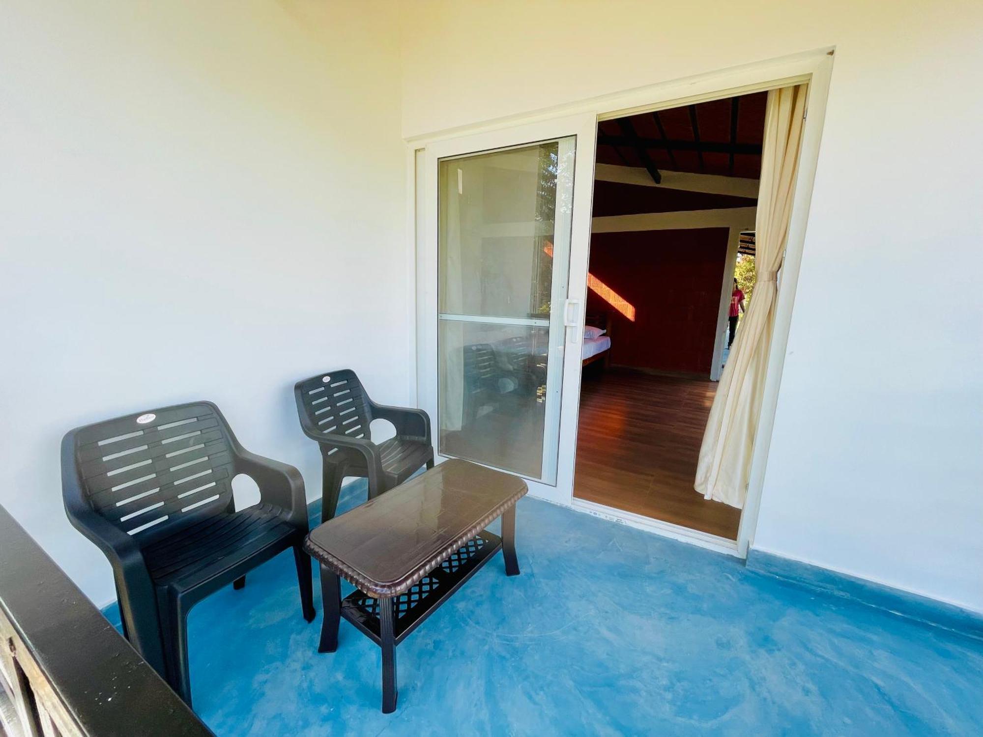 Lake Ripples - Farmstay & Camping Ponnampet Extérieur photo