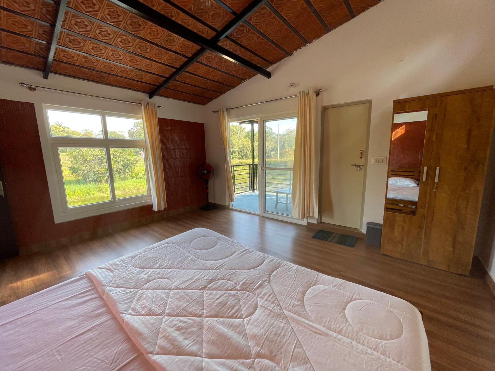 Lake Ripples - Farmstay & Camping Ponnampet Extérieur photo