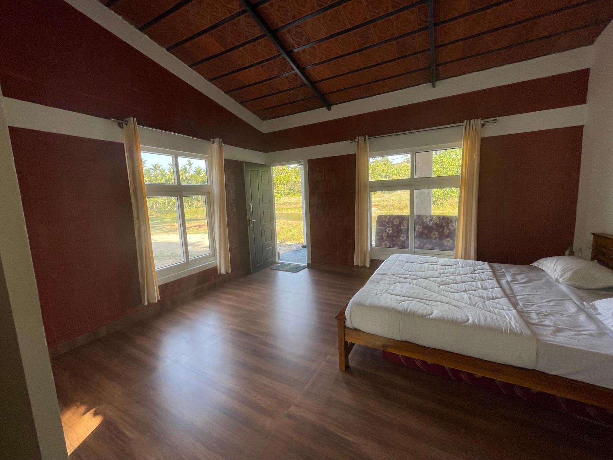 Lake Ripples - Farmstay & Camping Ponnampet Extérieur photo